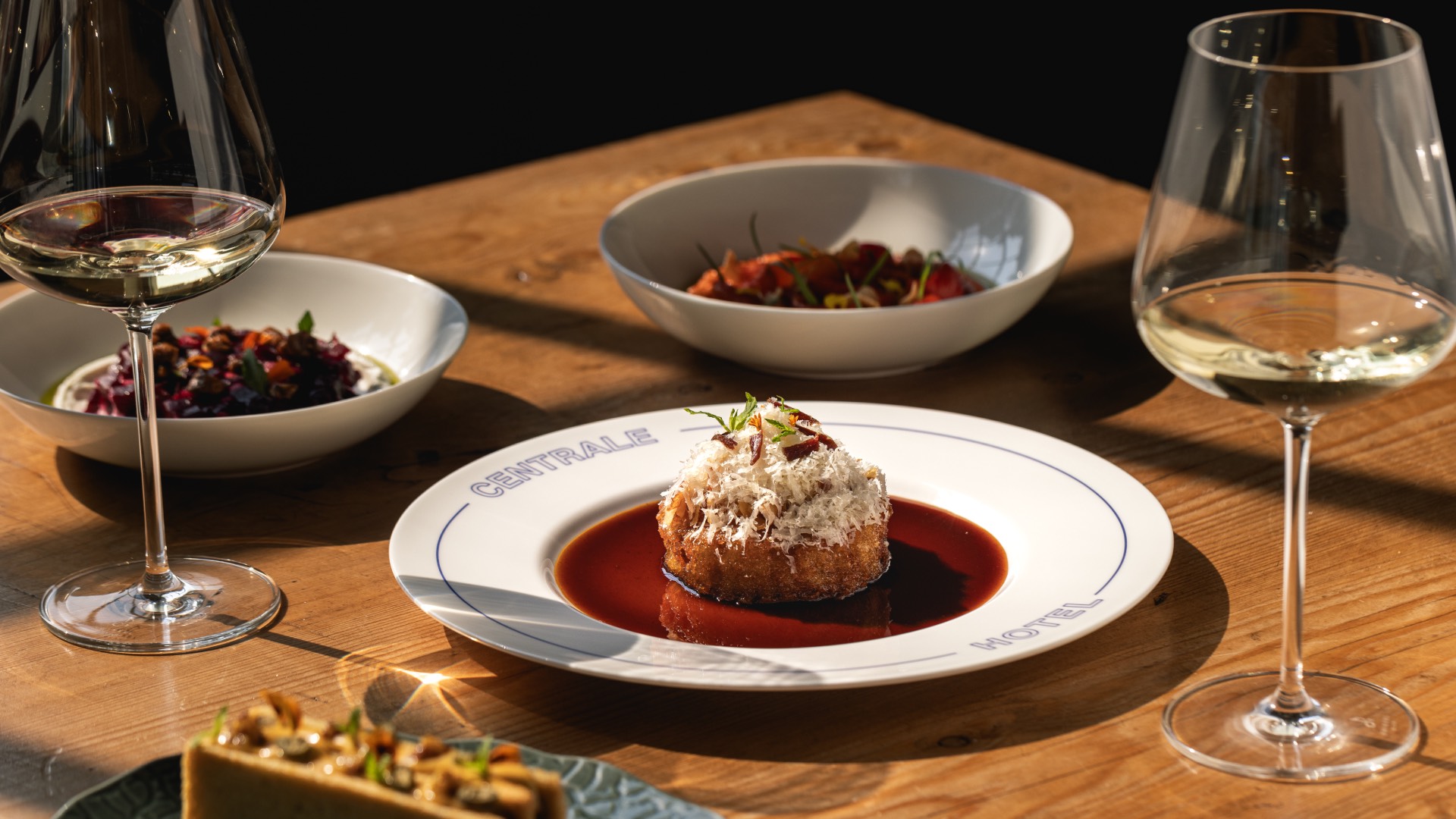 Brasserie Lustica Bay 